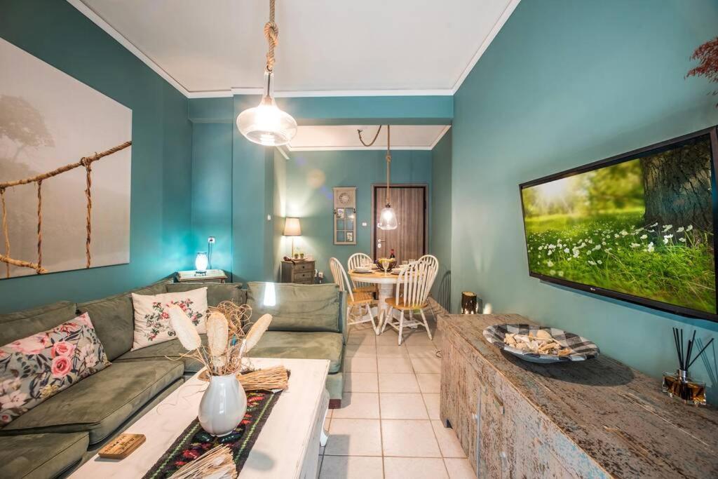 Athinas Apartment Пирея Екстериор снимка