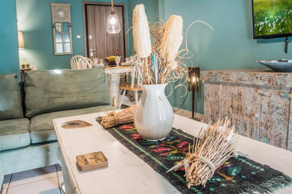 Athinas Apartment Пирея Екстериор снимка