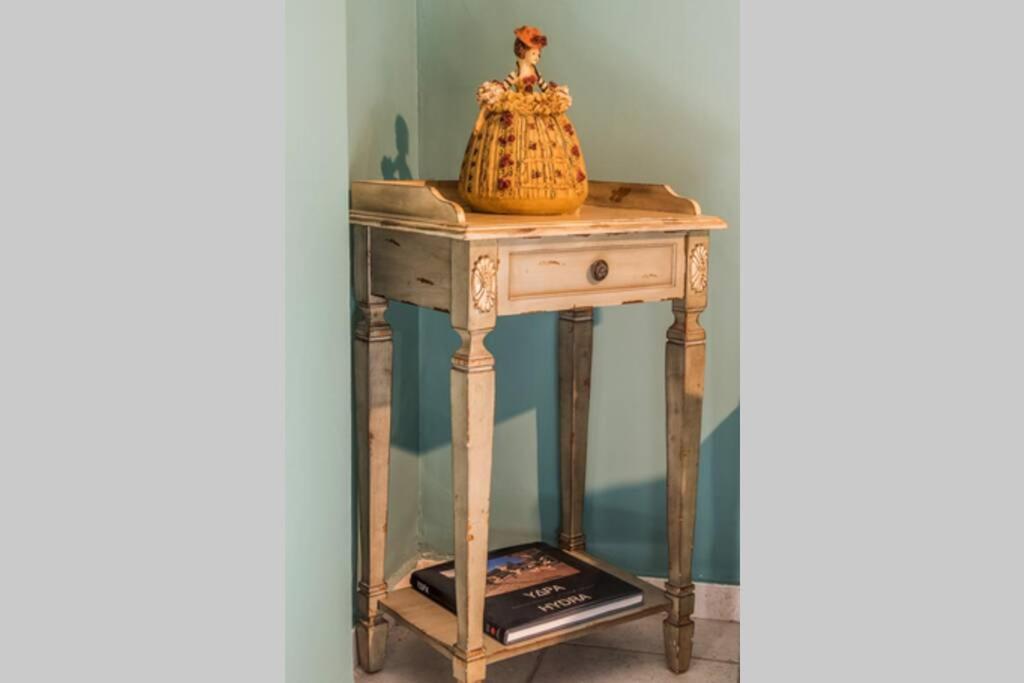 Athinas Apartment Пирея Екстериор снимка