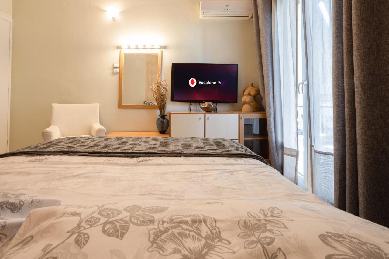 Athinas Apartment Пирея Екстериор снимка