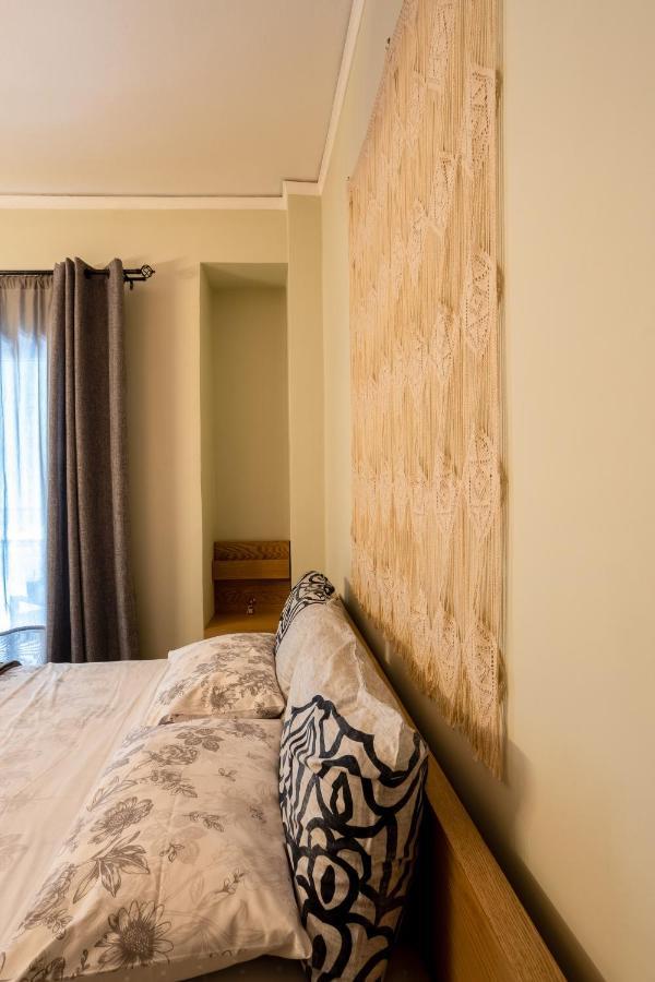 Athinas Apartment Пирея Екстериор снимка