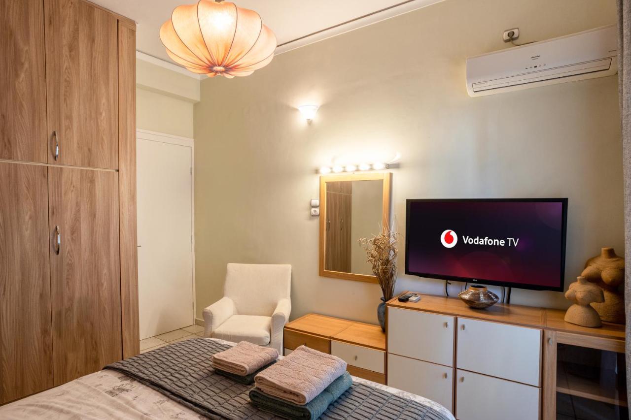 Athinas Apartment Пирея Екстериор снимка